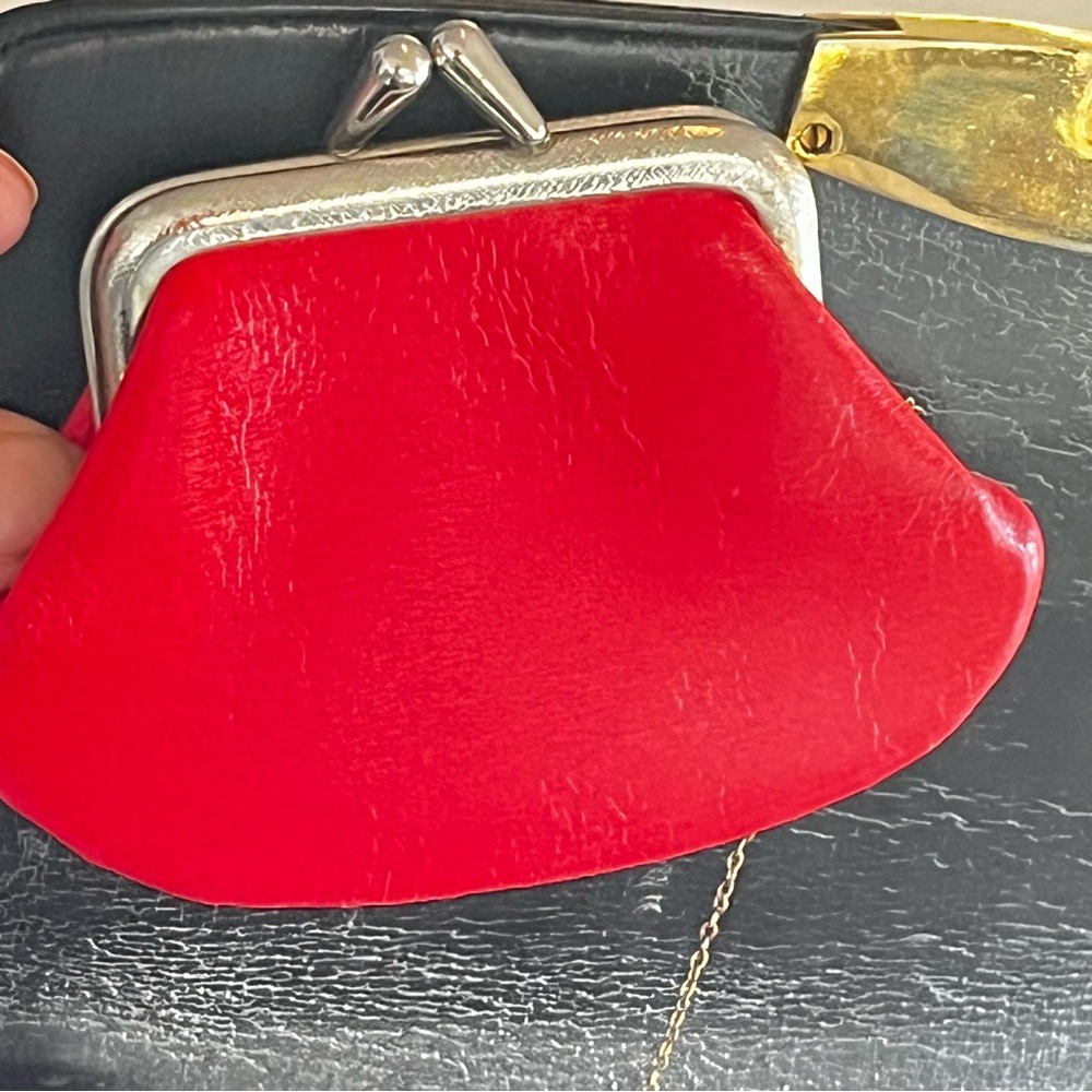 Koret Chic Black Leather Shoulder Bag with Red Inside and Gold Accents - Picture 5 of 10